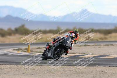 media/Nov-16-2025-Race Pace (Sun) [[8c5fa54630]]/Non Verified Riders (1st 20 Minutes)/5-Turn 15 (110pm)/